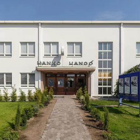 Hangon Asema 5 - Yksioe Terassilla, Ei Yhtaeaen Porrasta Apartment