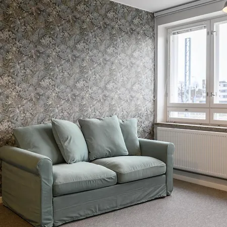 Апартаменты Hangon Asema 5 - Yksioe Terassilla, Ei Yhtaeaen Porrasta *