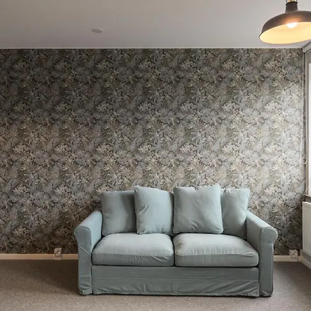 Apartamento Hangon Asema 5 - Yksioe Terassilla, Ei Yhtaeaen Porrasta *