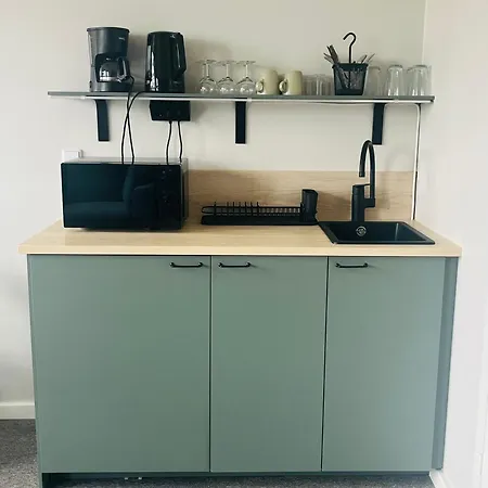 Hangon Asema 5 - Yksioe Terassilla, Ei Yhtaeaen Porrasta *