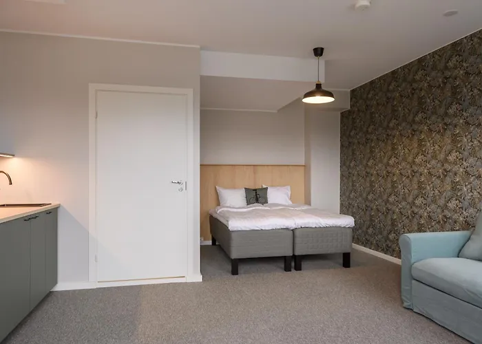 Apartamento Hangon Asema 5 - Yksioe Terassilla, Ei Yhtaeaen Porrasta Hanko