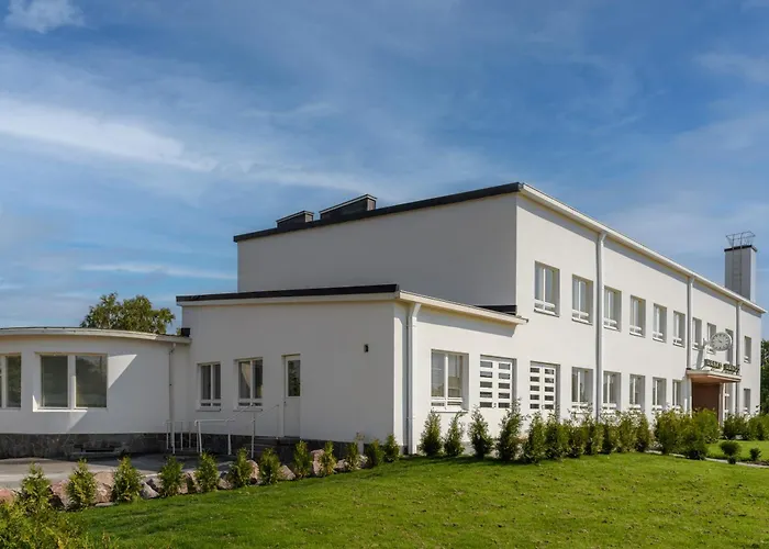 Apartment Hangon Asema 5 - Yksioe Terassilla, Ei Yhtaeaen Porrasta Hanko