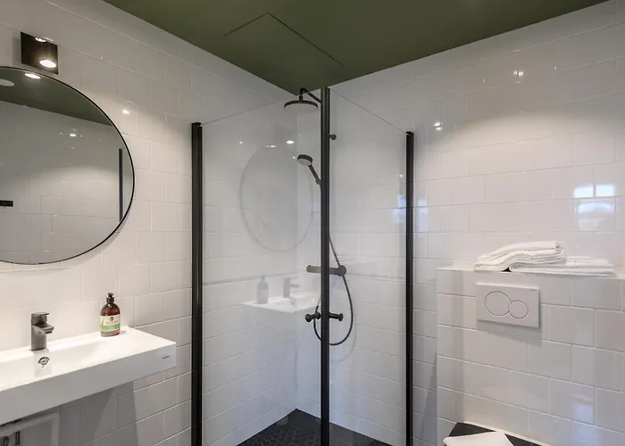 Hangon Asema 5 - Yksioe Terassilla, Ei Yhtaeaen Porrasta * Hanko