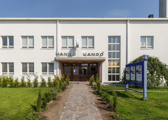 Hangon Asema 5 - Yksioe Terassilla, Ei Yhtaeaen Porrasta Apartamento